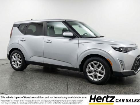 Used 2025 Kia Soul LX w/ LX Technology Package FWD image 1