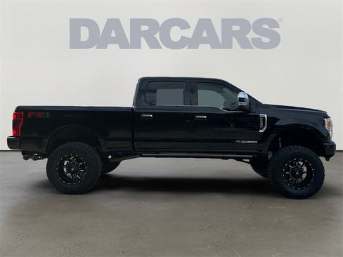 Used 2022 Ford F250 Platinum w/ FX4 Off-Road Package image 8