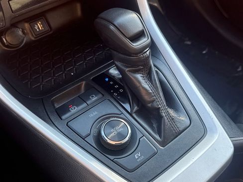 Used 2024 Toyota RAV4 XLE image 25