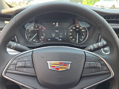 New 2025 Cadillac XT5 Luxury image 39