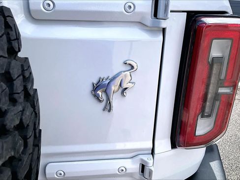 Used 2023 Ford Bronco Outer Banks AWD/4WD image 10