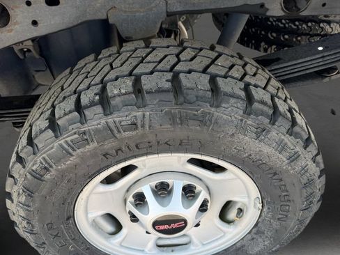 Used 2020 GMC Sierra 2500 4x4 Crew Cab w/ Convenience Package image 2