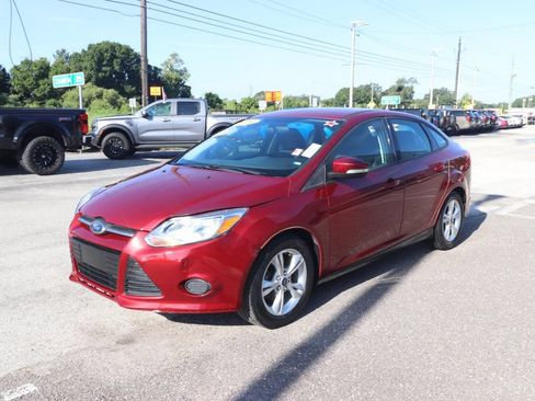 Used 2014 Ford Focus SE FWD image 3