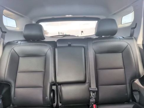 Used 2024 GMC Terrain SLT AWD/4WD image 25
