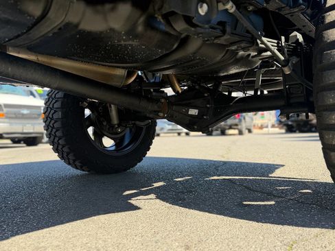 Used 2021 Toyota Tacoma TRD Sport w/ Technology Package image 10