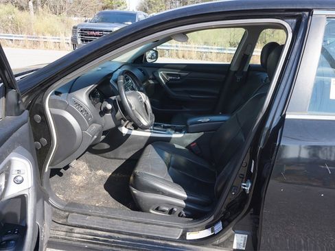 Used 2013 Nissan Altima 3.5 SL w/ Technology Pkg image 2