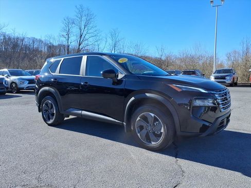 Used 2025 Nissan Rogue SV image 13