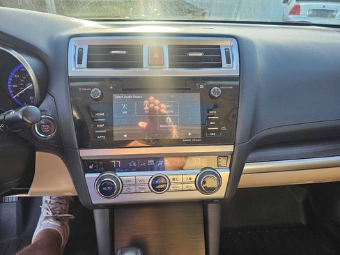 Used 2015 Subaru Legacy 2.5i Limited image 10