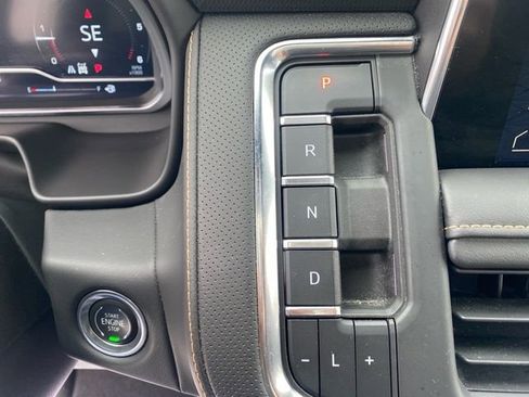 Used 2023 GMC Yukon AT4 image 14