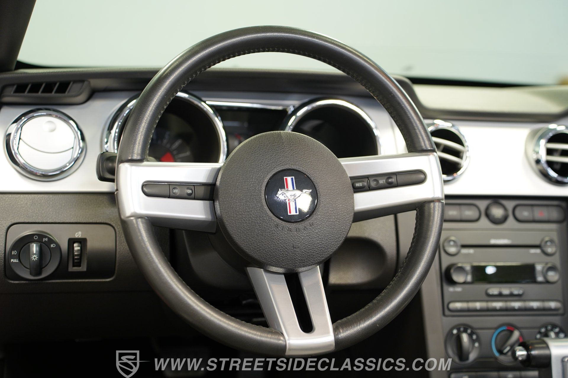 Used 2006 Ford Mustang GT RWD image 40