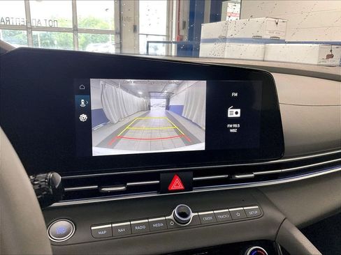 Certified 2025 Hyundai Elantra SEL FWD image 19