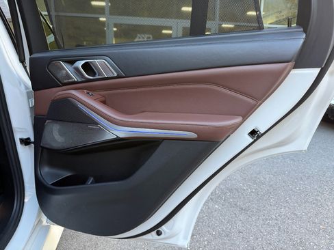 Used 2019 BMW X5 xDrive50i image 25