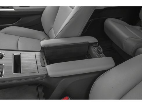 New 2026 Toyota Sienna XLE FWD image 13