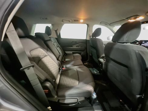 Used 2023 Nissan Pathfinder SV AWD/4WD image 19