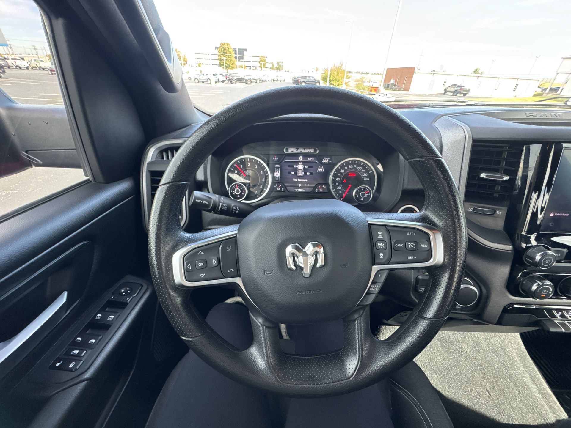 Used 2025 RAM 1500 Warlock AWD/4WD image 13