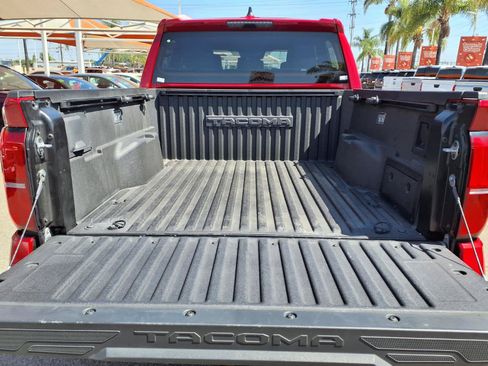 Certified 2025 Toyota Tacoma TRD Off-Road AWD/4WD image 8