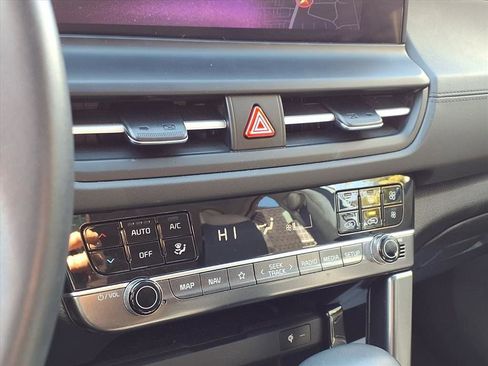 Used 2024 Kia Seltos EX image 11