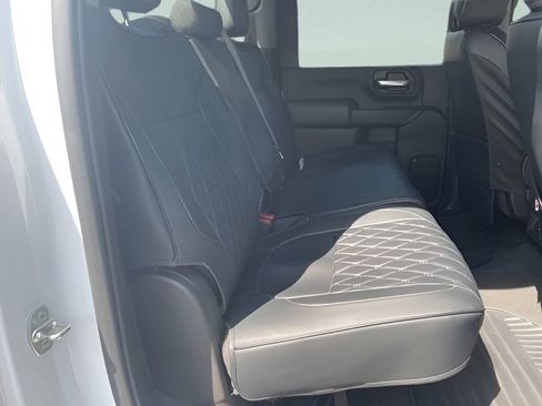 Used 2021 Chevrolet Silverado 2500 Custom w/ Custom Value Package AWD/4WD image 9