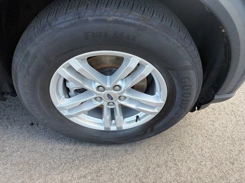 Used 2023 Ford Explorer XLT w/ Equipment Group 202A AWD/4WD image 9