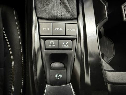 Used 2025 Toyota Camry SE FWD image 21