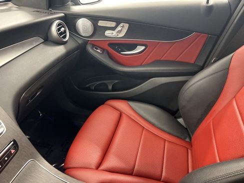 Used 2021 Mercedes-Benz GLC 300 4MATIC image 20