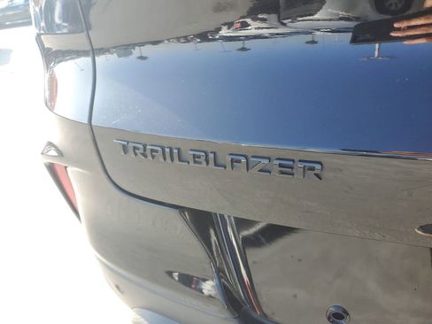 Used 2022 Chevrolet TrailBlazer RS w/ Technology Package image 7