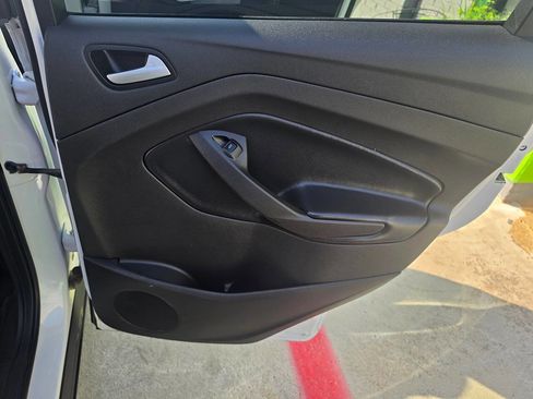 Used 2018 Ford Escape SE w/ SE Sync 3 Package AWD/4WD image 27