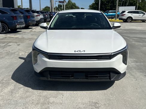 New 2025 Kia K4 LXS image 3