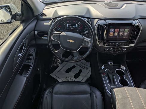 Used 2018 Chevrolet Traverse LT FWD image 16