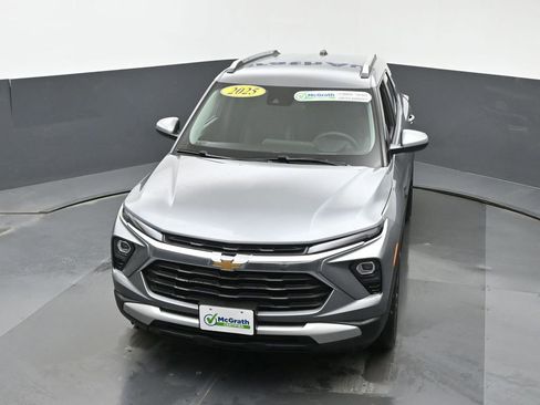 Used 2025 Chevrolet TrailBlazer LT w/ Driver Confidence Package image 26