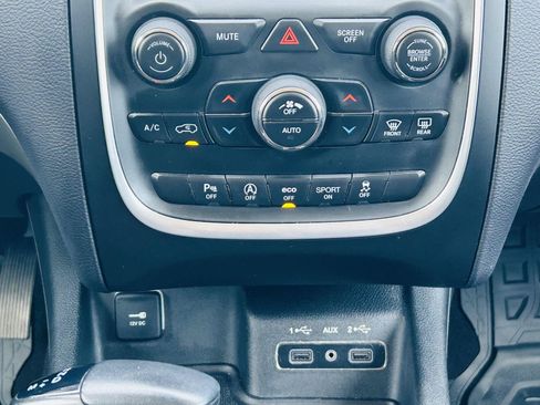 Used 2019 Dodge Durango AWD image 17