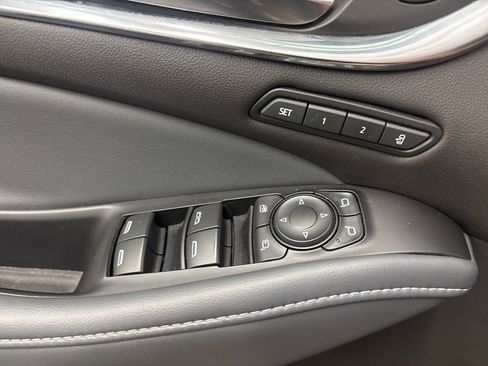 Used 2021 Buick Enclave Premium w/ Sun and Sites Package image 11