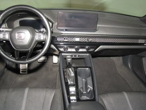Used 2023 Honda Accord Sport image 14