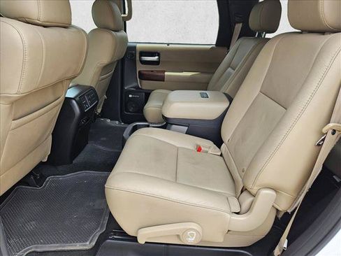 Used 2017 Toyota Sequoia Platinum AWD/4WD image 18