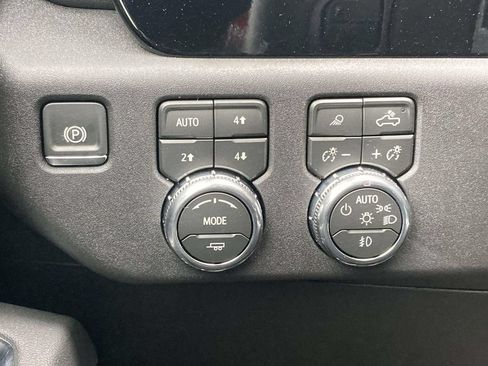 New 2026 GMC Sierra 2500 SLT w/ SLT Convenience Package AWD/4WD image 25