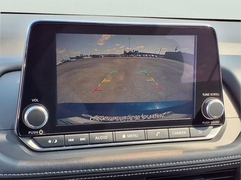 Used 2025 Nissan Rogue SV FWD image 11