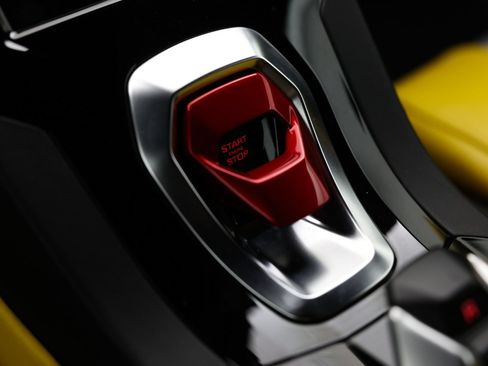 Used 2020 Lamborghini Huracan EVO RWD image 37