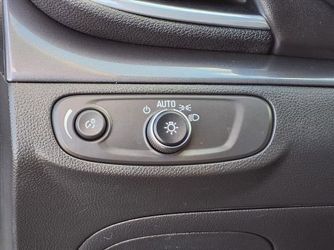 Used 2022 Buick Encore Preferred w/ Safety Package image 16