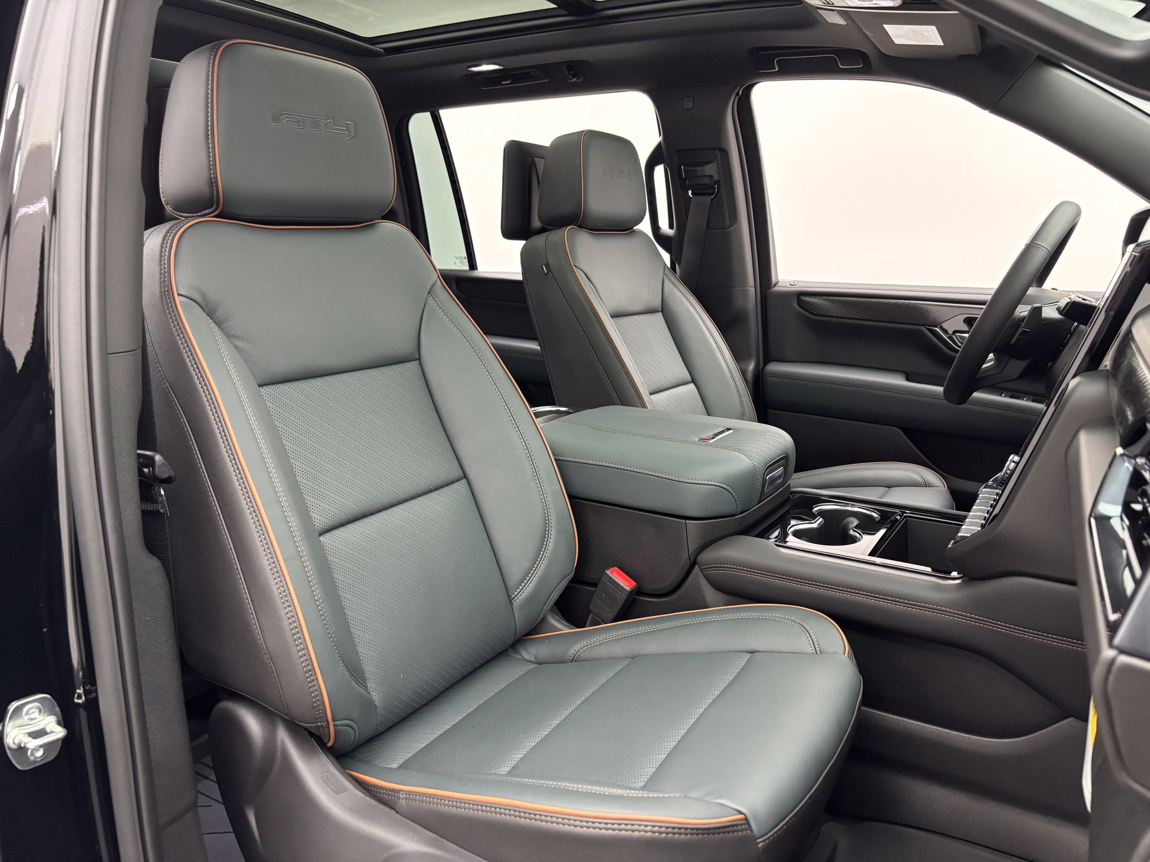 New 2026 GMC Yukon XL AT4 w/ AT4 Premium Plus Package AWD/4WD image 41