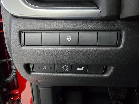 Used 2023 Nissan Rogue SV w/ SV Premium B Package image 40