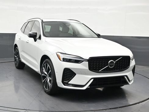 Used 2024 Volvo XC60 B5 Plus w/ Protection Package Premier AWD/4WD image 8
