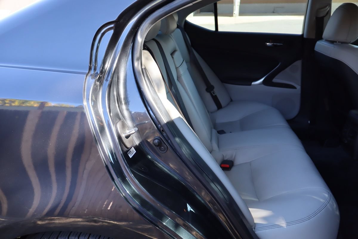 Used 2011 Lexus IS 250 w/ Premium Pkg Value Edition RWD image 21