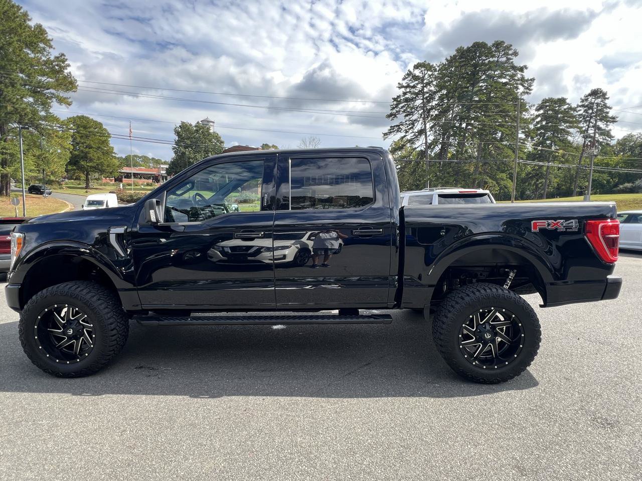 Used 2020 Ford F150 Platinum w/ Equipment Group 701A Luxury AWD/4WD image 2