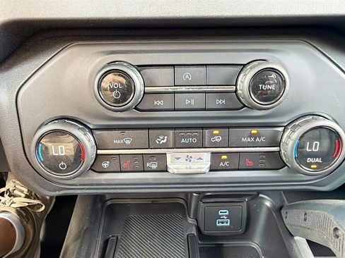 Used 2025 Ford Bronco Badlands AWD/4WD image 25