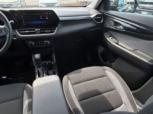 Used 2025 Chevrolet TrailBlazer LT w/ Driver Confidence Package AWD/4WD image 34