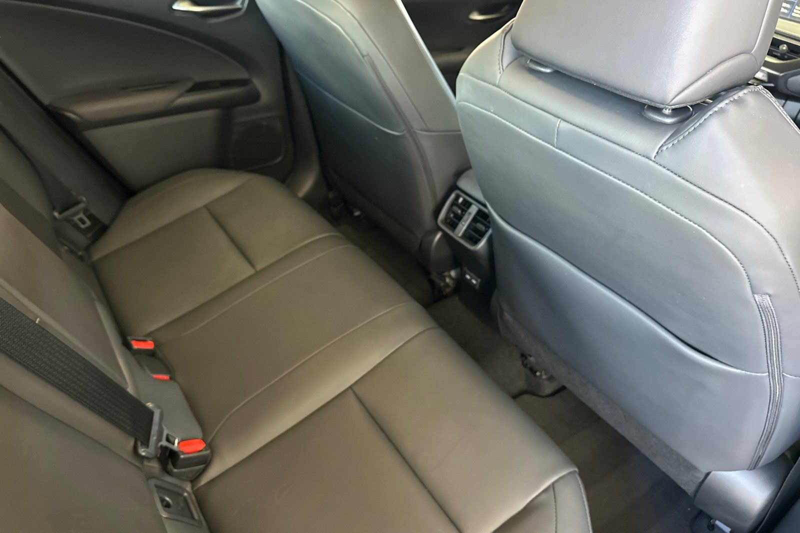 Used 2022 Lexus UX 200 w/ Accessory Package (Z2) FWD image 31