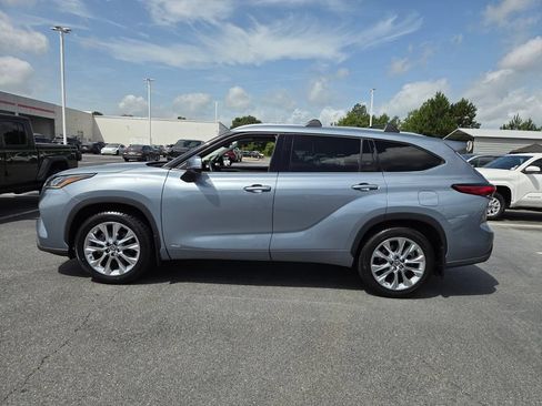 Used 2023 Toyota Highlander Limited AWD/4WD image 4