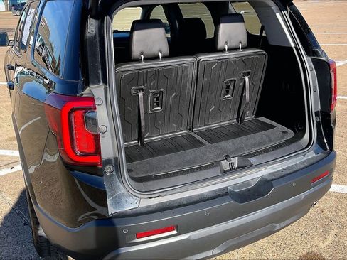 Used 2022 GMC Acadia AT4 w/ Technology Package image 18