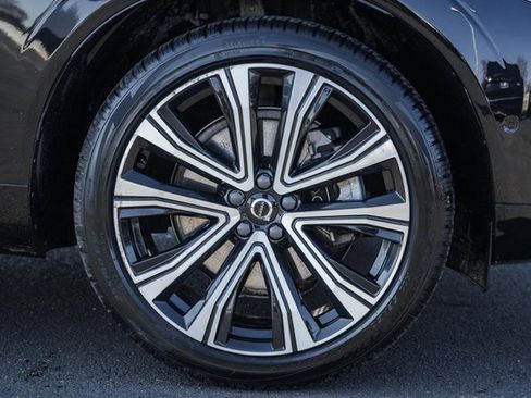 Certified 2023 Volvo XC60 B6 Ultimate w/ Protection Package Premier image 17