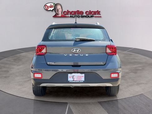 Used 2024 Hyundai Venue SEL FWD image 5